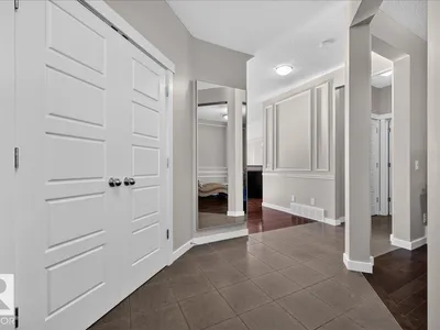 8515 19 AV SW photo 18