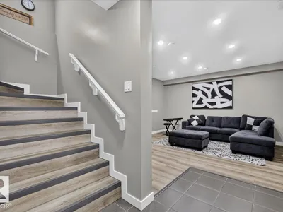 8515 19 AV SW photo 35