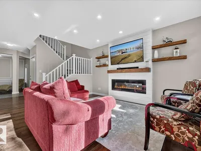 8515 19 AV SW photo 4