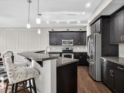 8515 19 AV SW photo 9