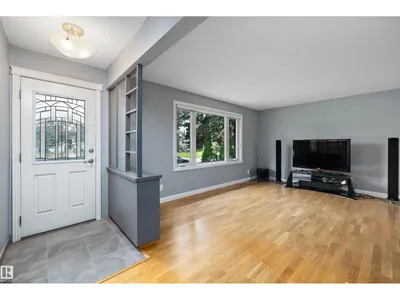 13304 73 ST NW photo 10