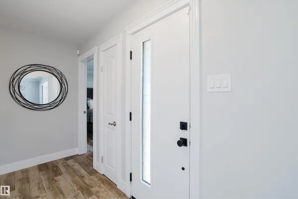 9330 162 ST NW photo 2