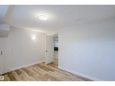 9330 162 ST NW photo 44