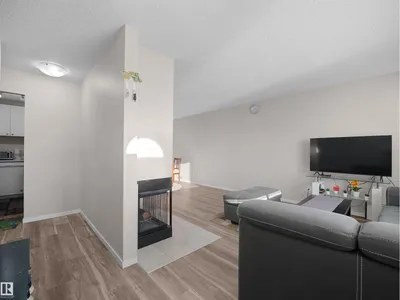 #134 2703 79 ST NW photo 13