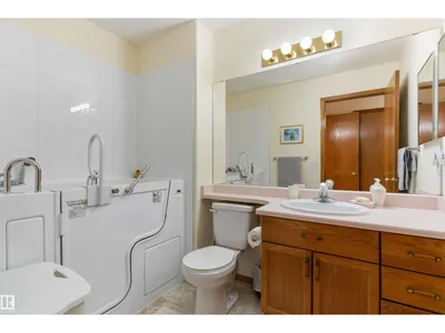 #5 17418 98A AV NW photo 22