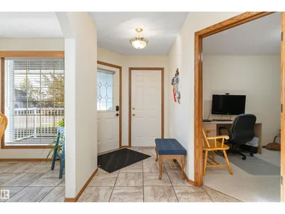 #5 17418 98A AV NW photo 6