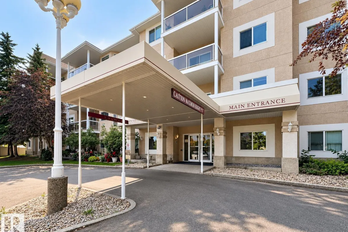 #110 10511 42 AV NW exterior