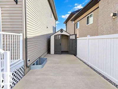 2628 30 ST NW photo 22