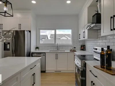 10249 92A AV NW photo 16