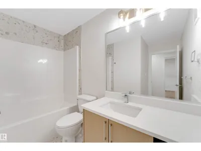3912 39 AV photo 36