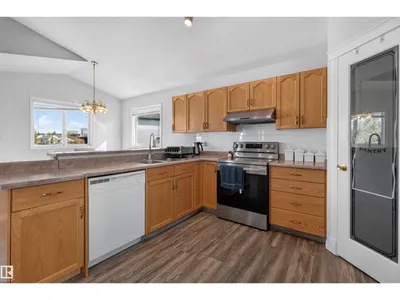 16311 89 ST NW photo 19