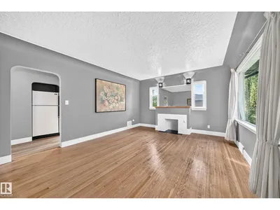 12045 64 ST NW photo 27
