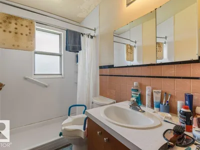 10731 148 ST NW photo 17