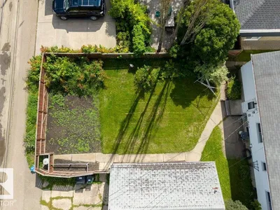 10731 148 ST NW photo 34