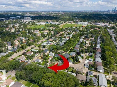 10731 148 ST NW photo 40
