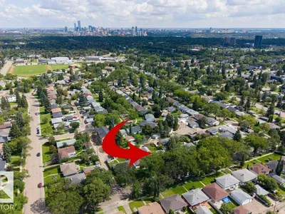 10731 148 ST NW photo 41