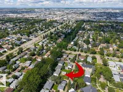 10731 148 ST NW photo 43