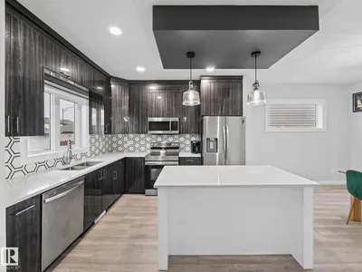 20625 99B AV NW photo 14
