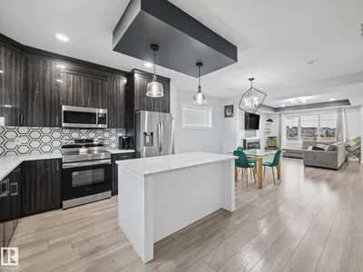 20625 99B AV NW photo 15