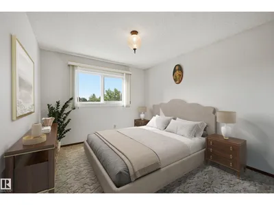 8119 24 AV NW photo 14