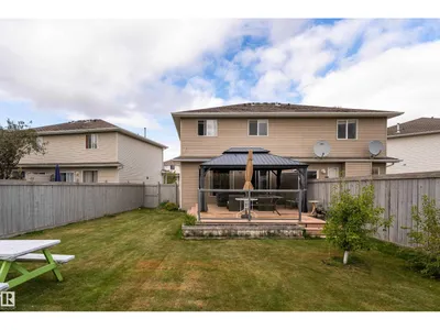 2309 27 AV NW photo 34