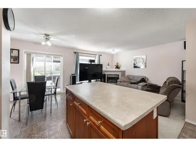 2309 27 AV NW photo 4