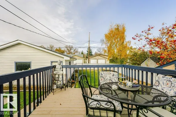 9610 93 AV photo 2