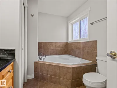 4704 160 AV NW photo 28