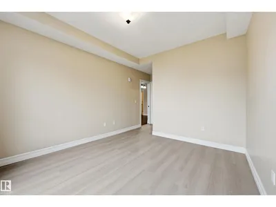 #909 10142 111 ST NW photo 24