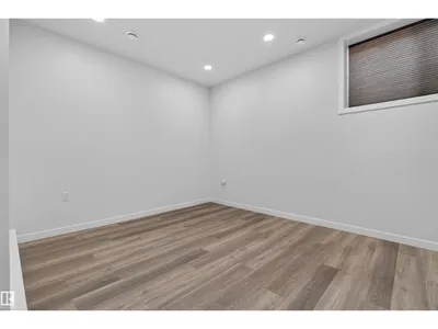 9314 107A AV NW photo 22