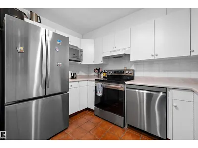 #304 11316 103 AV NW photo 6