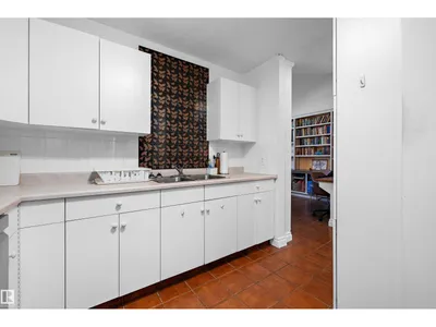 #304 11316 103 AV NW photo 7