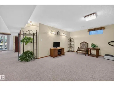 #20 65 CRANFORD DR photo 34