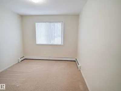 #106 508 Albany WY NW photo 13