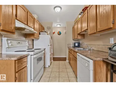 #116 3610 43 AV NW photo 6