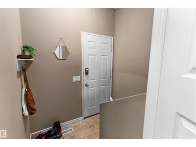 5406 55 ST photo 23