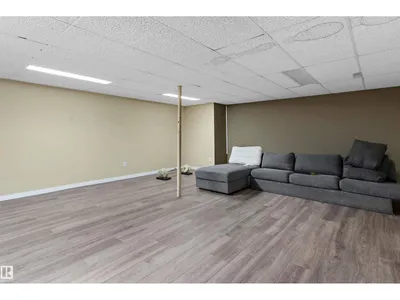 5406 55 ST photo 26
