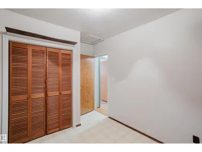 9303 86 ST NW photo 11