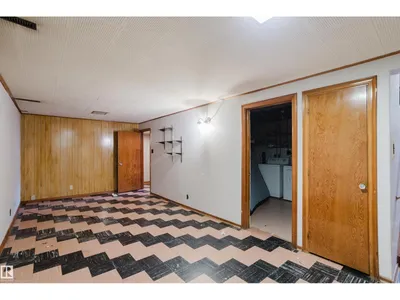 9303 86 ST NW photo 16
