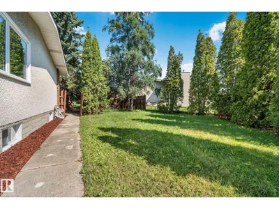 10619 35 AV NW photo 53