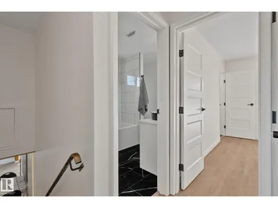10619 35 AV NW photo 29