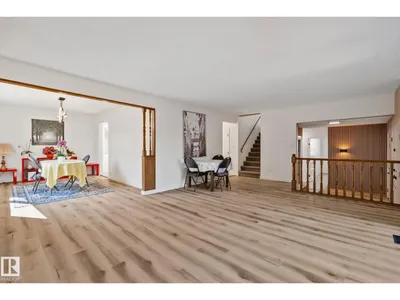 10619 35 AV NW photo 27