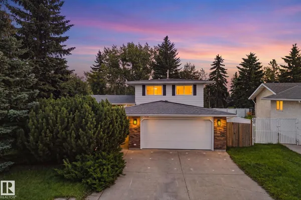 10619 35 AV NW photo 3