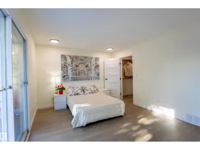 10619 35 AV NW photo 36