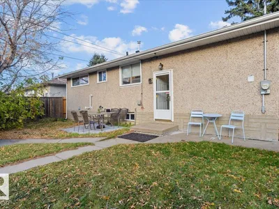 10522 163 ST NW photo 39