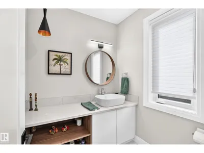 12631 52 AV NW photo 19
