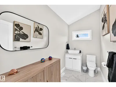 12631 52 AV NW photo 57