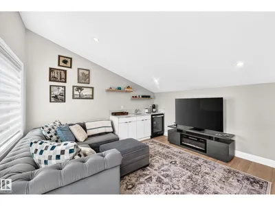 12631 52 AV NW photo 55