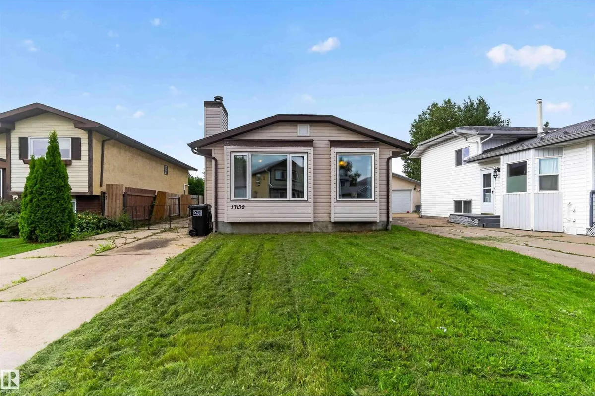 17132 96 ST NW exterior