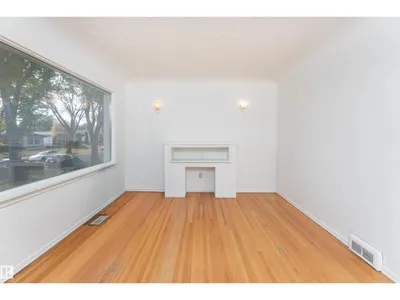 10640 79 ST NW photo 5